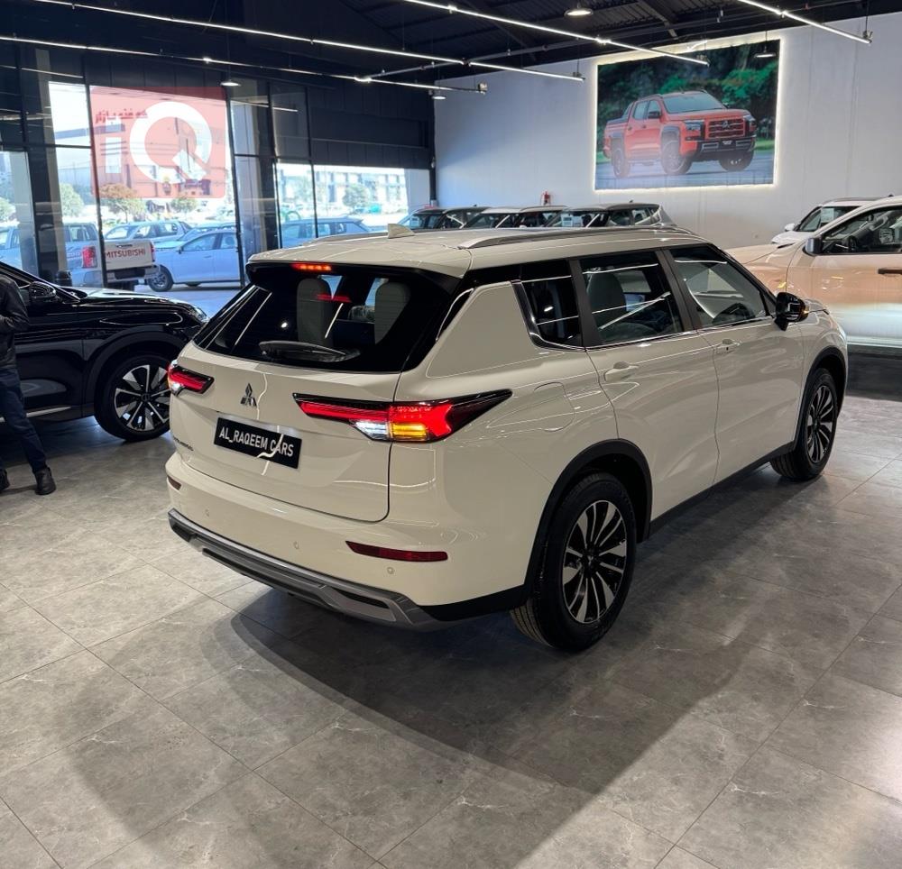 ميتسوبيشي اوتلاندر